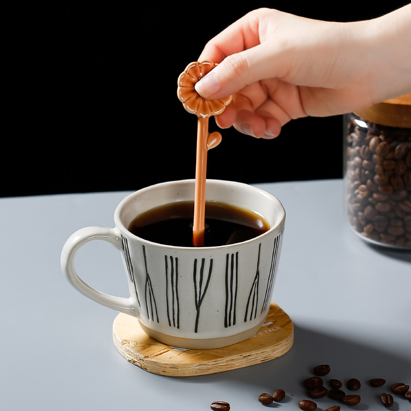 Cerámica café Mezcla cuchara lindo creativo flor postre pequeña cuchara taza mano regalo cuchara fábrica al por mayor