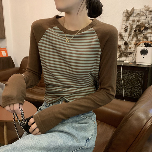 【Dual-Sided Suede Fleece High-Quality Women's Striped Long-Sleeve T-Shirt for Autumn/Winter Youthful Shoulder-Sleeve Style】
