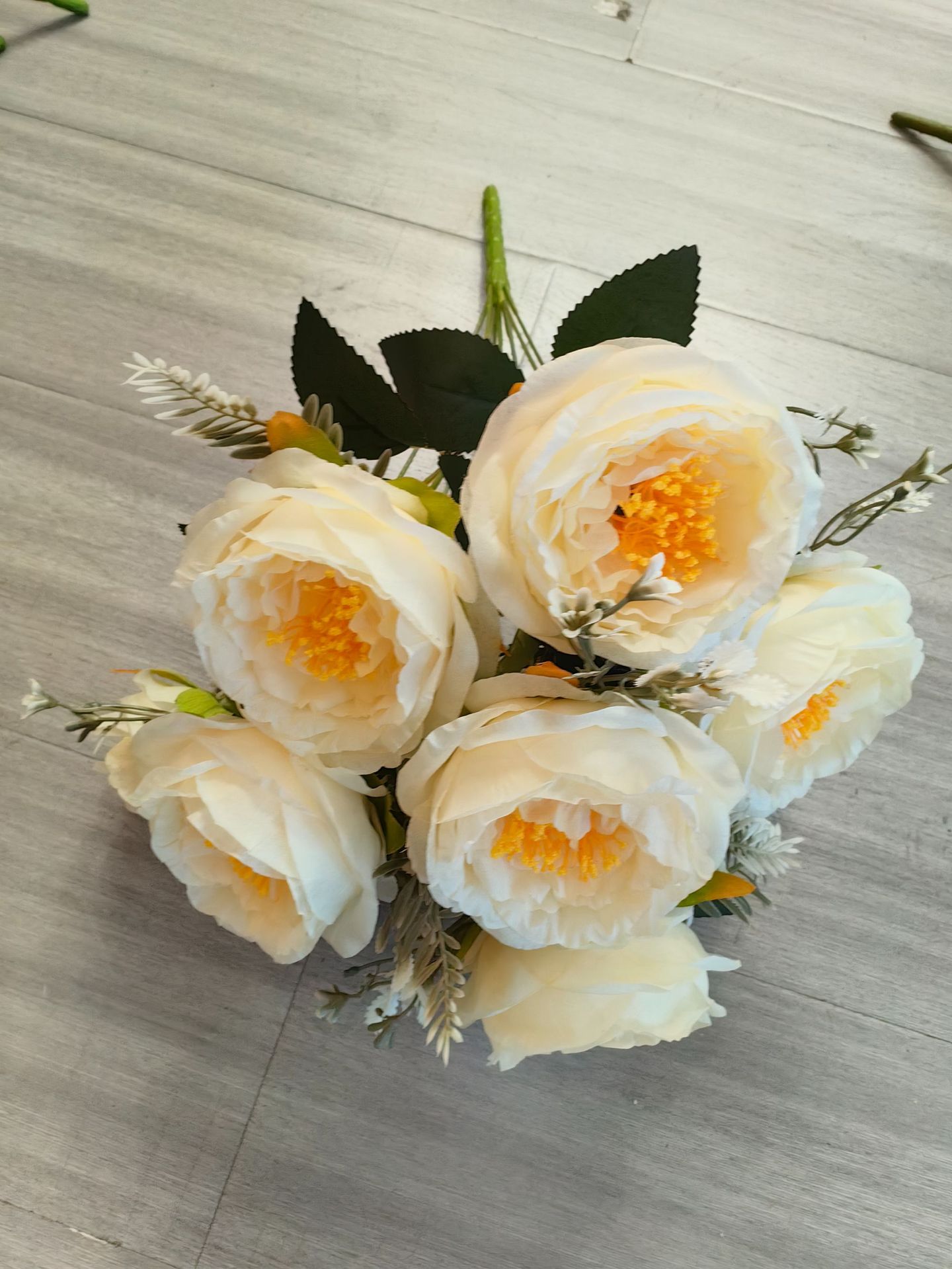 9 meses de simulación de flores falsas flores