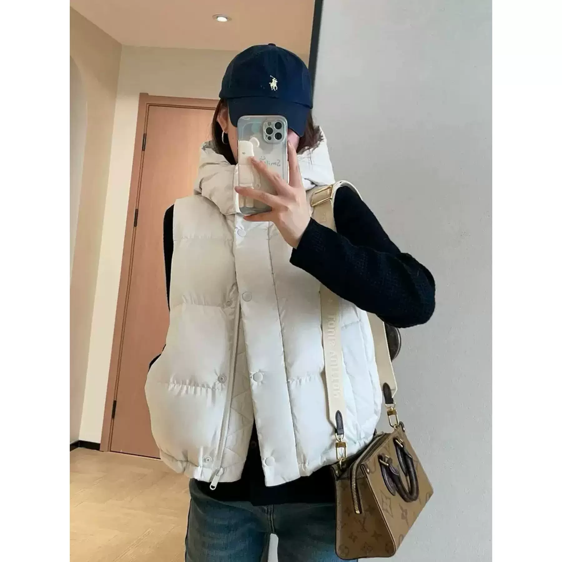 四媛  LU同款连帽短款羽绒马甲鹅绒泡芙面包服连帽背心女9429