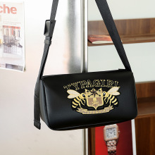 新款升级版刺绣图案男士斜挎包潮牌时尚青年单肩包街头大学生书包