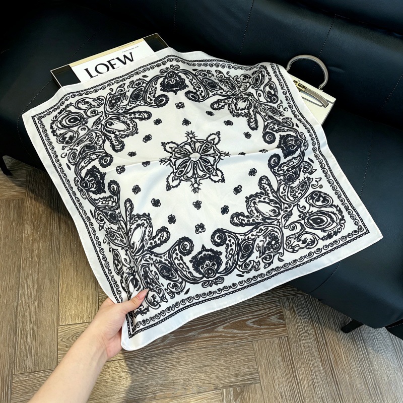 Colección 70*70 nuevo estilo bufanda de seda azul sensación de alta calidad imitación bufanda cuadrada de seda moda todo-fósforo bolsa atada bufanda de pelo