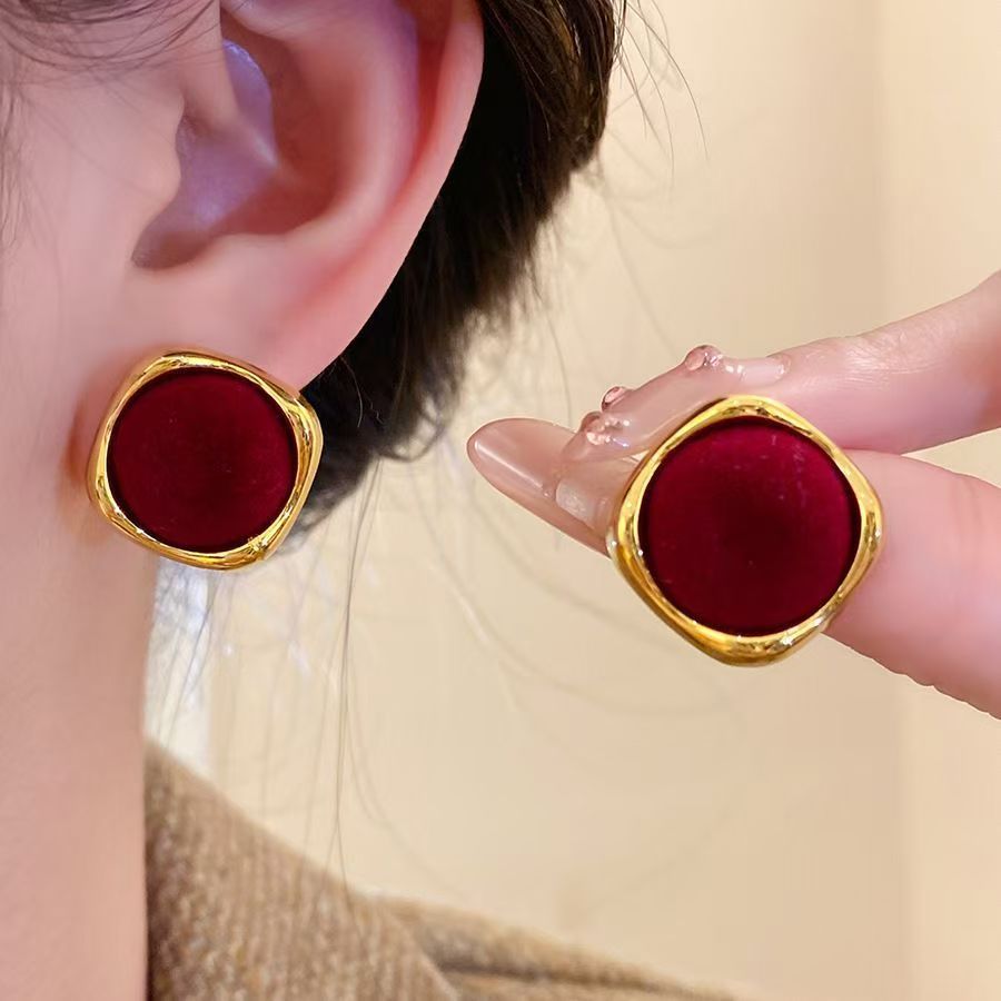 New Maillard Coffee-Colored Tiger Eye Stone Velvet Red Square Earrings for Women, Light Luxury, High-End, Fashionable and Versatile