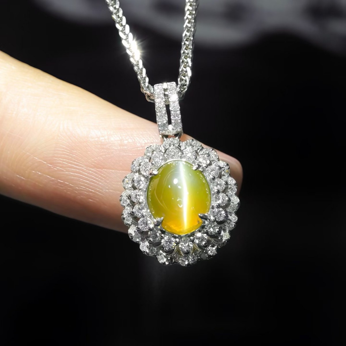Unfired Gold Green Gemstone Pendant Chrysoberyl Versatile Jewelry Women's Accessories Jewelry Design Y2017