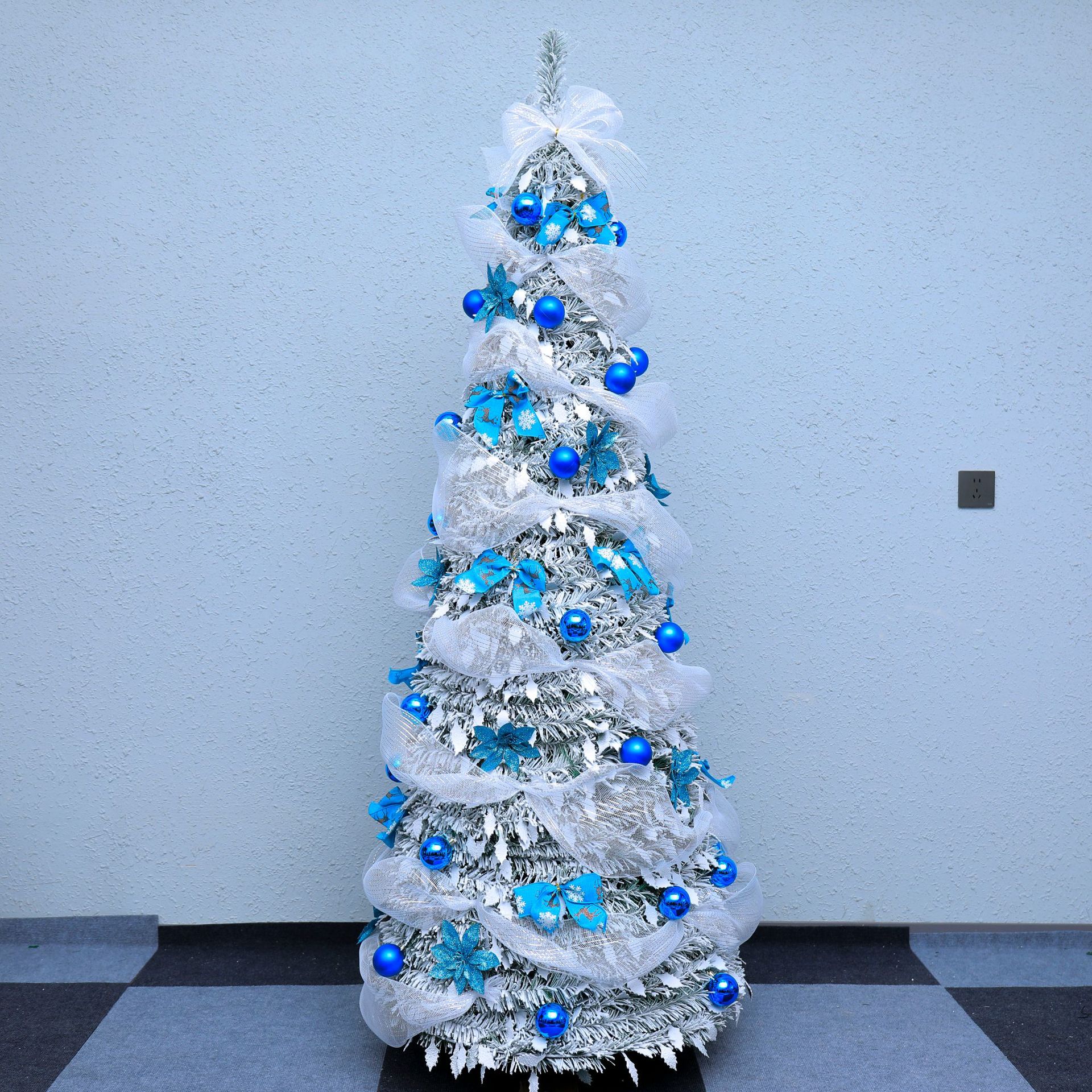 Árbol de Navidad retráctil plegable paquete doméstico decoración de Navidad árbol de torre de PVC 1.8m nuevo solo transfronterizo