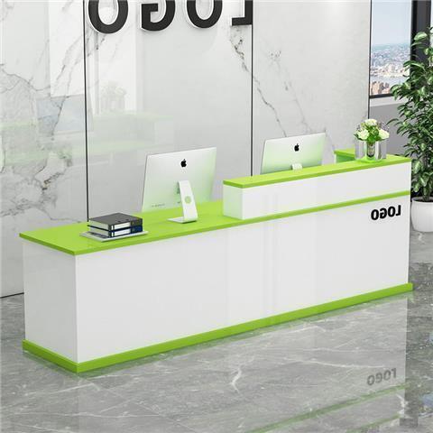 カウンターレジ会社のフロント受付店の小型レジデスクのクリーニング店のカウンターはシンプルで現代的です。|undefined