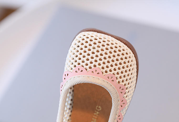 2022 neue Prinzessin Mode Kinder atmungsaktive Mesh-Schuhe Blume flacher Mund Mädchen Sandalen 1-3 Jahre alt_voghion.com