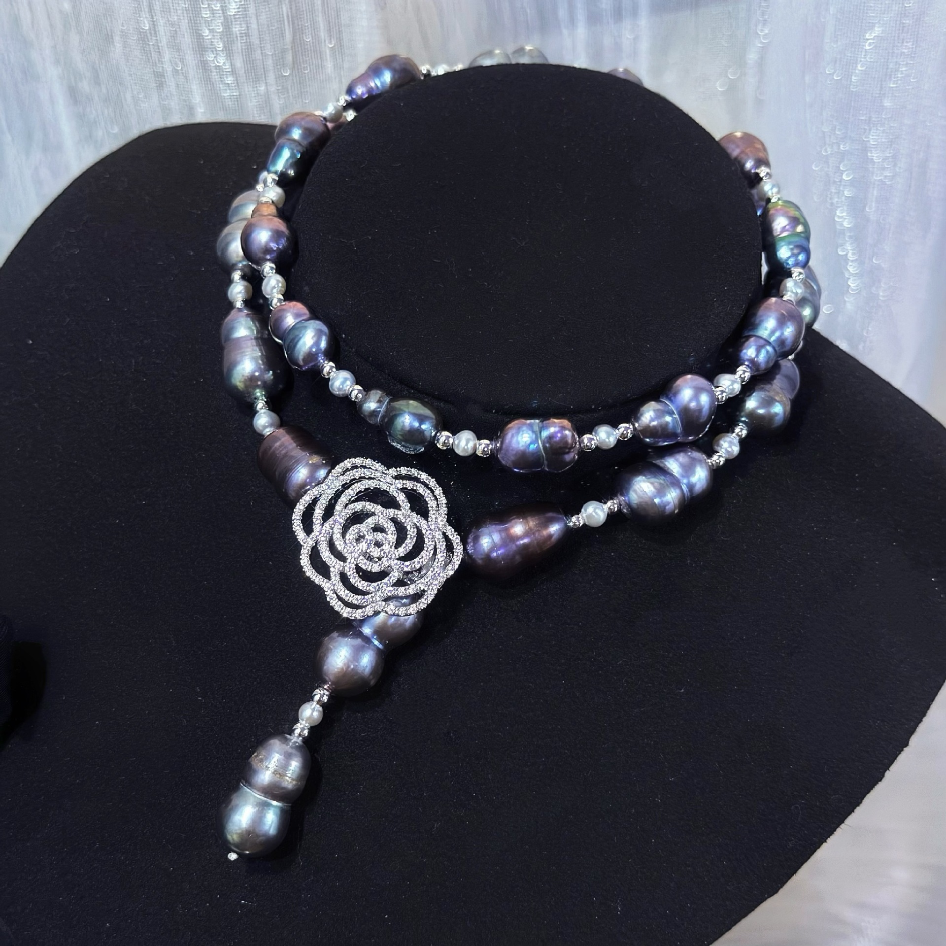 ��Ȼ��«״����˵�ˮ����ë����һ�����軨�۳�����������װ