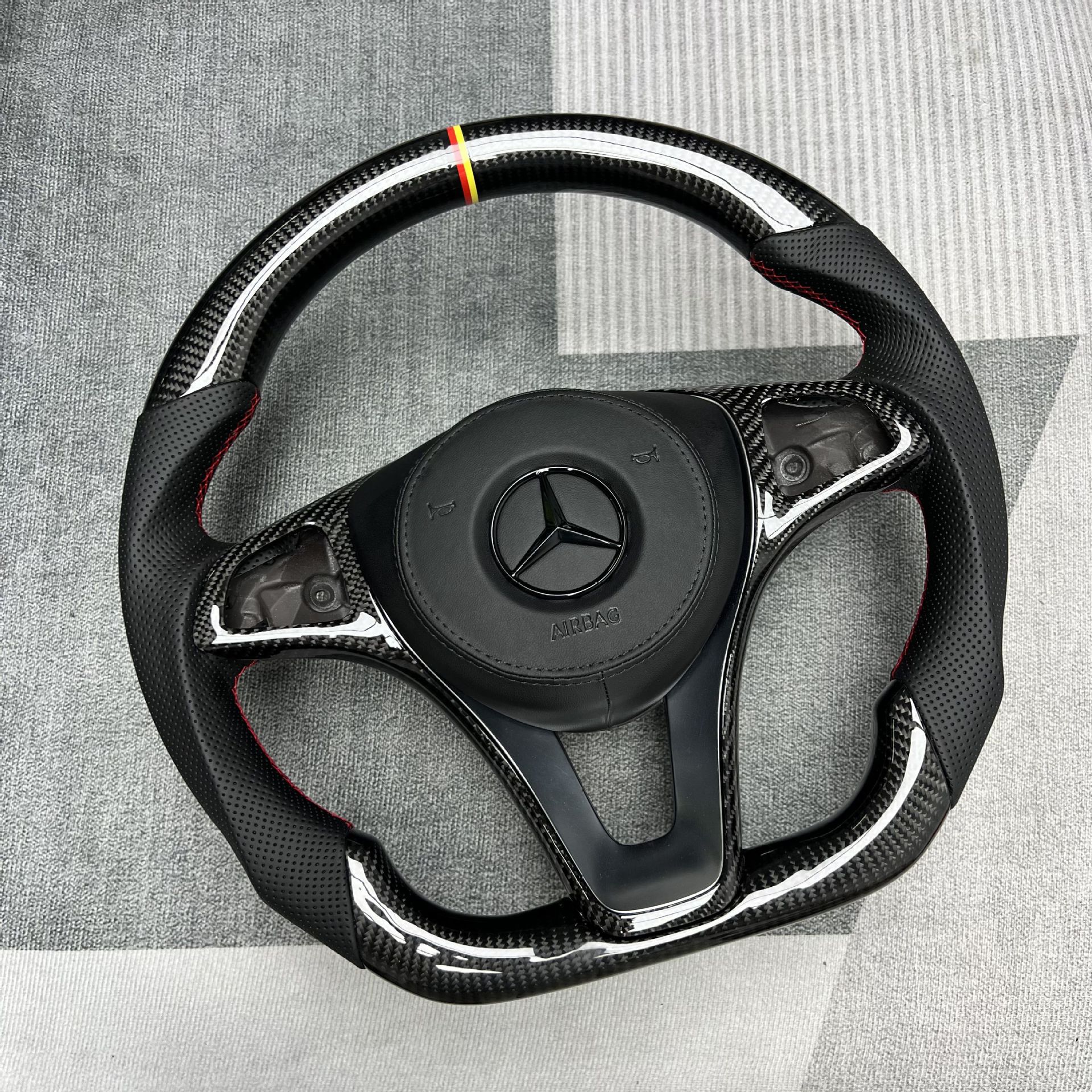 Source Factory Car Steering Wheel Modification, Suitable for Mercedes E-Class Car Carbon Fiber Steering Wheel Processing and Customization