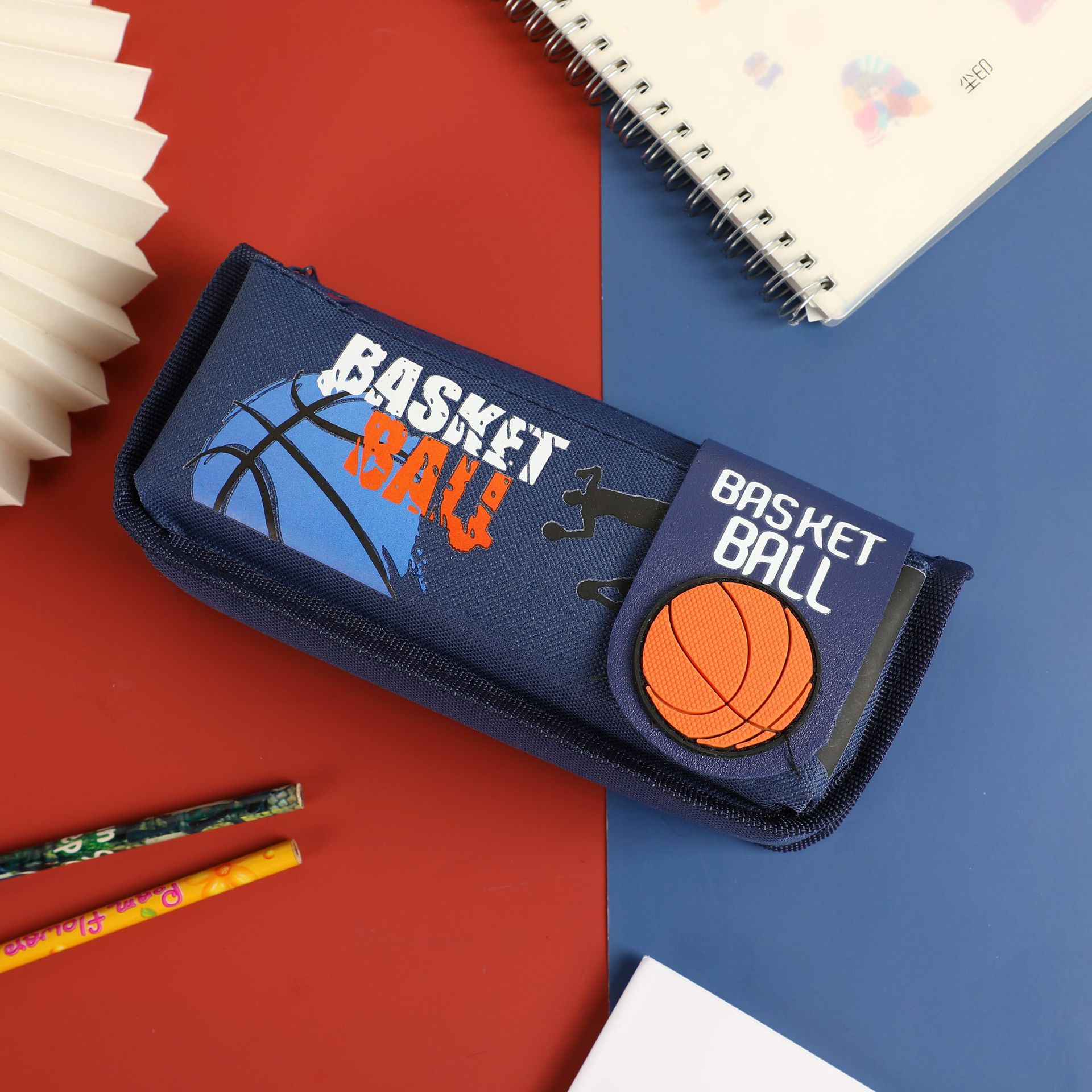 Bolsas de lápiz de baloncesto transfronterizas, estudiantes de secundaria, bolsas de papelería de gran capacidad, bolsas de lápiz simples de alto valor.