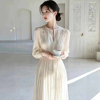 法式名媛气质女神范高级感长裙女2026春夏新款设计感温柔风连衣裙