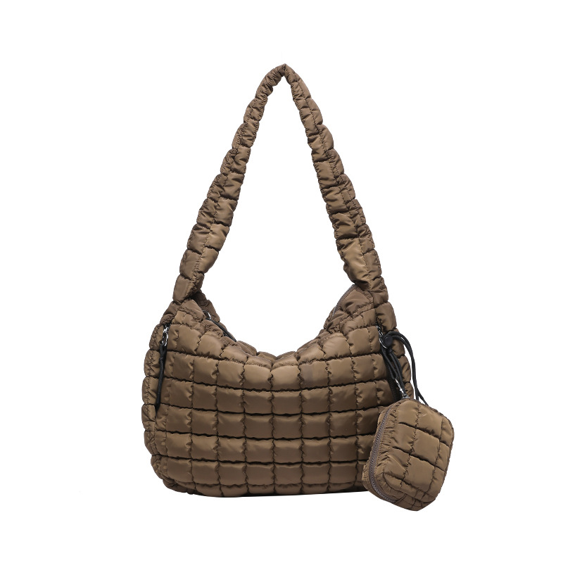 Bolsa de nube plegada al por mayor bolsas de moda coreanas bolsas de pluma de moda bolsas de algodón bolsas de hombro de gran capacidad image 6