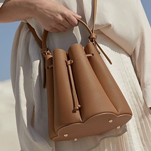 2025�¿���ƤŮ��polene�μ�б������Ứ��ˮͰ��С���OӋ�r�а�