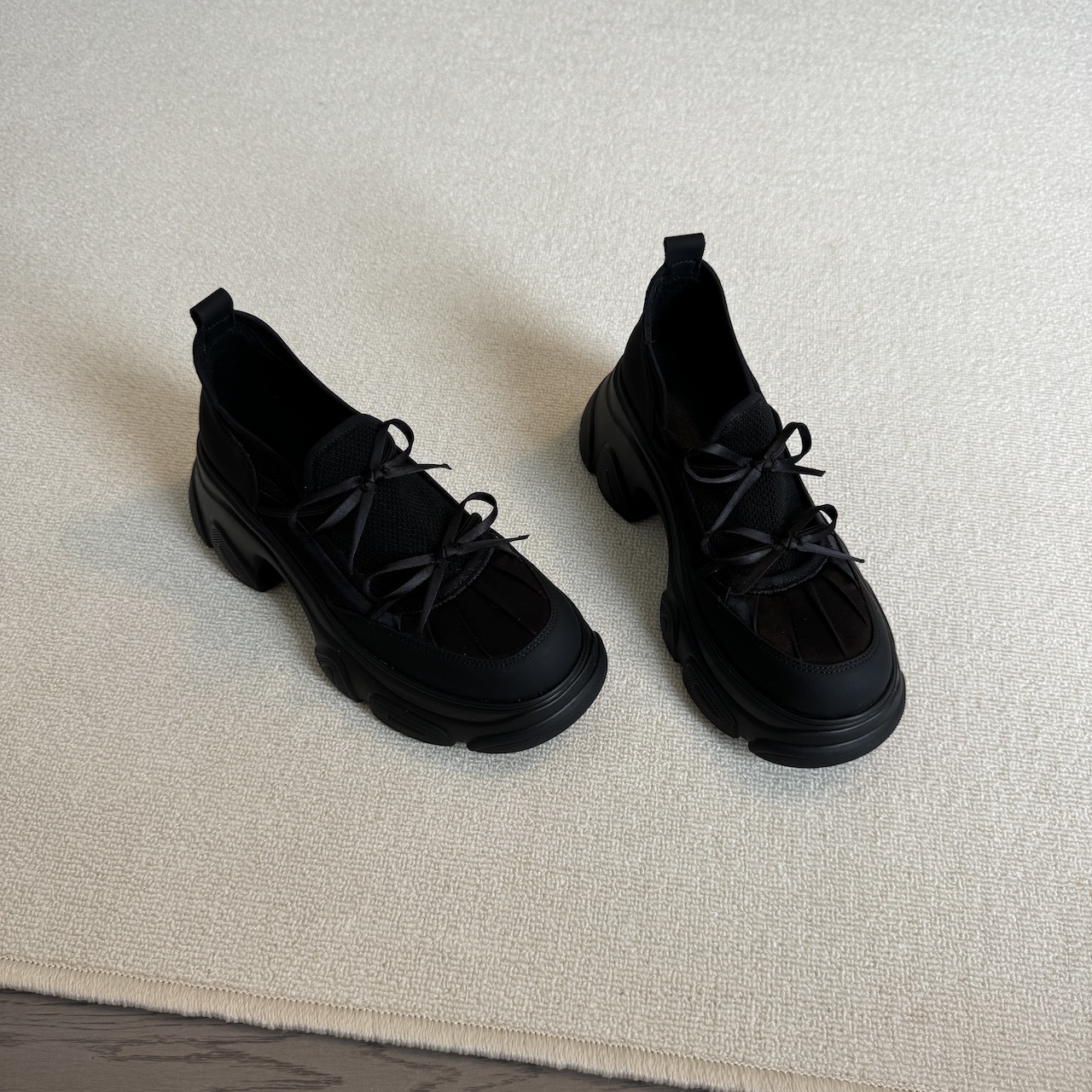 Yang Mi es el mismo tipo de zapatos de la isla de mariposa Sigaba Best, zapatos de base gruesa para mujeres, 2026 nuevos zapatos de altura blanca pequeños zapatos deportivos