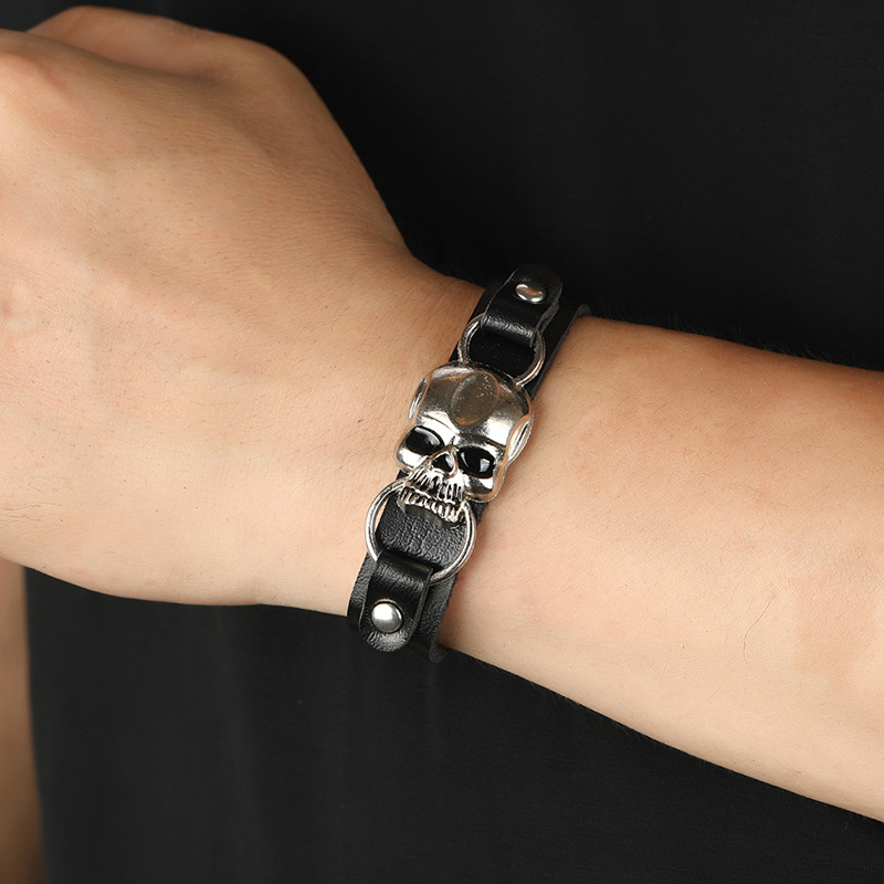 Wholesale Jewelry Punk Style Skull Wide Leather Bracelet Nihaojewelry display picture 5