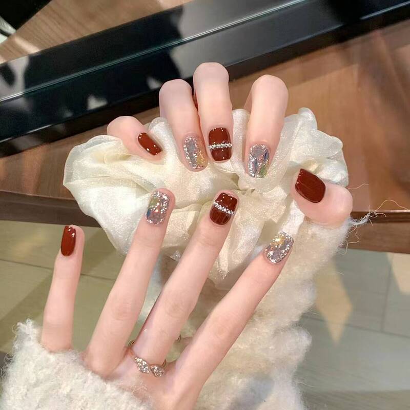 2025 New Nail Patch White High-end Short Fingernail Patch Removable New Year Wear Nail Patch 2025 New Nail Patch White High-end Short Fingernail Patch Removable New Year Wear Nail Patch