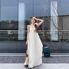 法式挂脖连衣裙女夏季海边度假风大露背长裙超仙气质宽松a字裙子