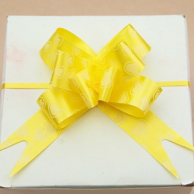 Fabricante al por mayor de empaques de flores para regalos navideños, cinta con borde dorado, 30 flores medianas atadas a mano.