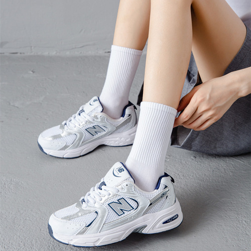Socks for women, autumn and winter pure cotton mid-calf socks, black and white high elastic sports socks, short socks, low cut shallow mouth boat socks
