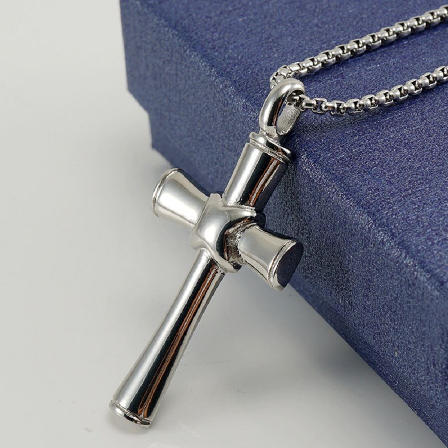Hot Selling Stainless Steel Cross Finely Polished Pendant With No Fading Faith Necklace_voghion.com