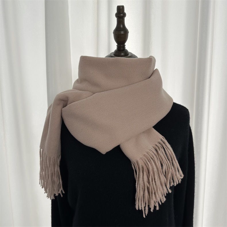 2023 nouveau monochrome pour femme, style décontracté japonais coréen, écharpe chaude, châle à la mode, peau de mouton d'automne et d'hiver_voghion.com