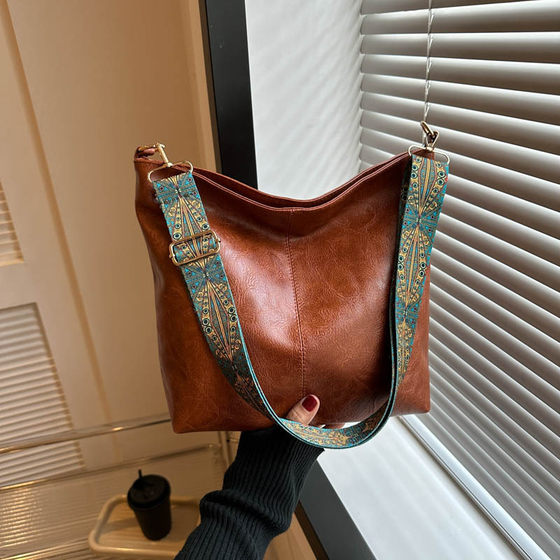 2025 summer new fashion portable shoulder slung large capacity PU bag women's bag support a large number of wholesale mixed batch
