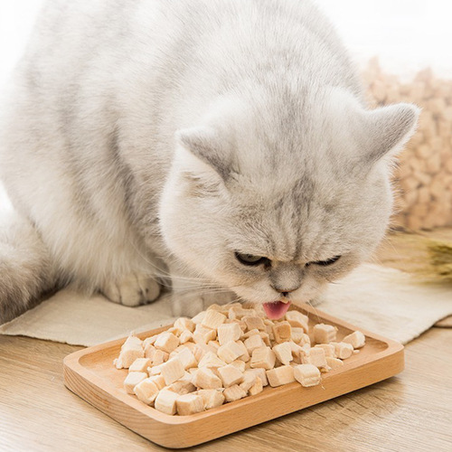 Freeze-dried chicken pellets, cat snacks, pet kittens, adult cats, chicken breast nutritional staple food, companion dog food wholesale