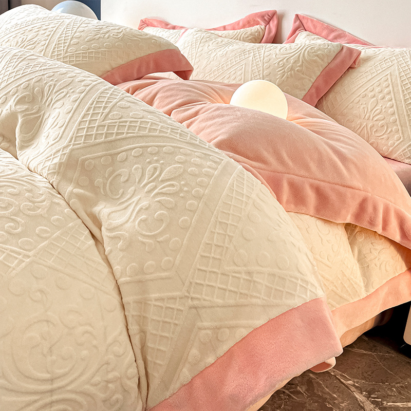 Leche de lujo ligero nuevo traje de cama de cuatro piezas engrosado más terciopelo coral sábana funda de edredón ropa de cama