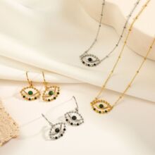 ���ǻ�֮�۶��첻�P��朶�ɫС���W������ɫ