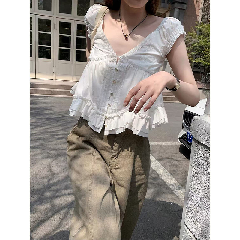 Purely French-Style Lazy Lace Patchwork Ruffled Short-Sleeved Top, a Loose-Fitting, Slimming, and Extremely Beautiful Shirt for Summer Purely French-Style Lazy Lace Patchwork Ruffled Short-Sleeved Top, a Loose-Fitting, Slimming, and Extremely Beautiful Shirt for Summer