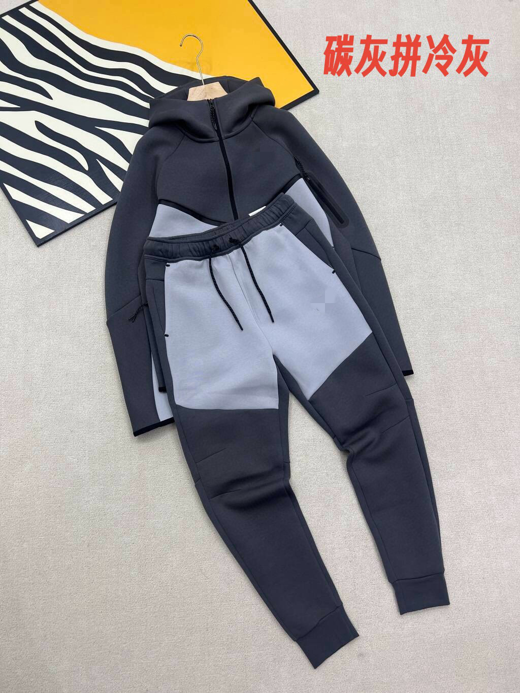 25春秋カジュアルスポーツラミネートTECH FIEECEテクノロジージッパースーツジャケットとスウェットパンツ950+496