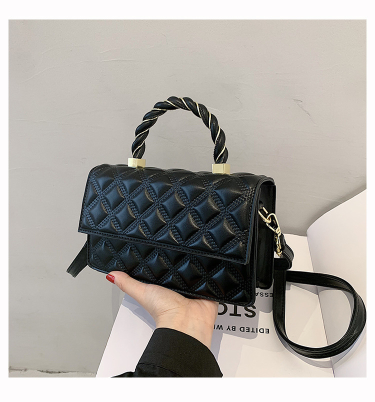 2021 Nuevo Bolso Texturizado De Estilo Occidental Para Mujer Bolso De Cadena De Rombos De Moda Simple Bordado Línea De Hombro Bolso Bandolera Pequeño Bolso Cuadrado display picture 29