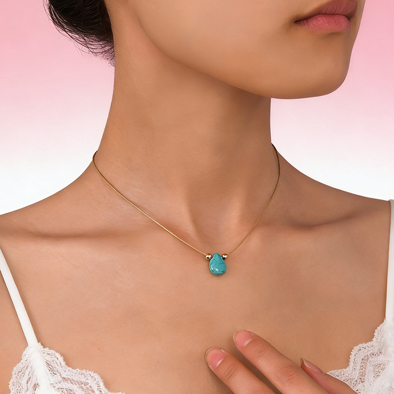 fashionable turquoise pendant drop-shaped