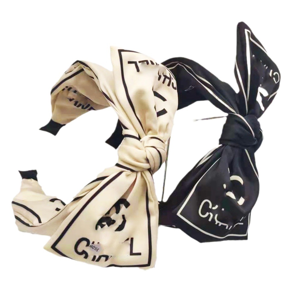 髪のカチューシャの女性のファッションの新型の顔を洗って滑り止めの森の女性の百合は広いネットの赤い広い辺の蝶結びの小さい香の風のカチューシャをプラスします。