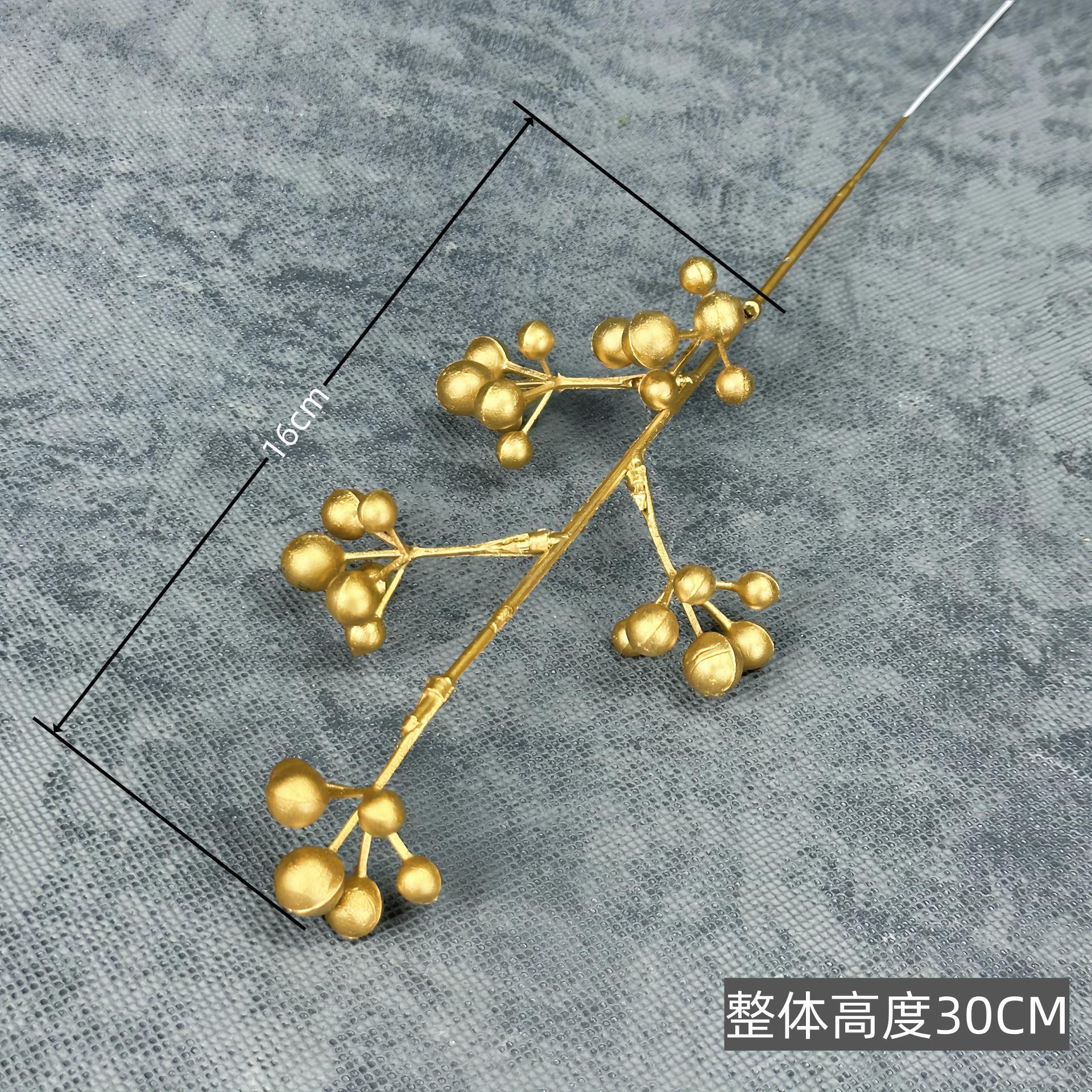 Flor artificial de oro solo tenedor fruta roja eucalipto ginkgo hoja gran amor Hortensia de madera Año Nuevo bendición cubo arreglo floral adornos