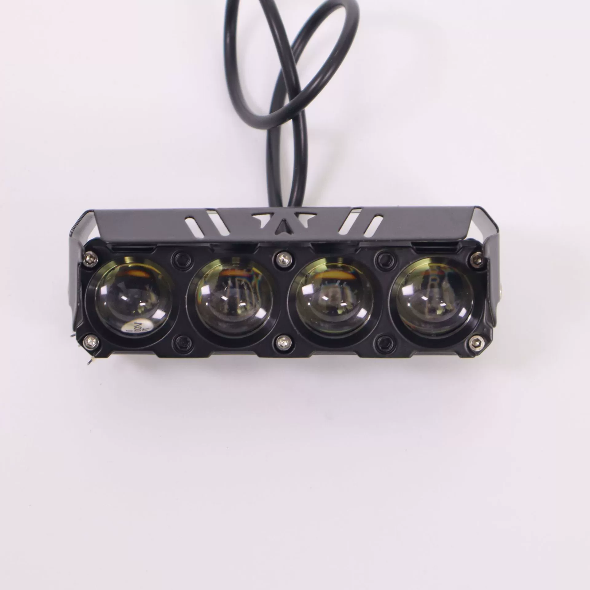 Четырехглазый электромобиль подсветил сильный свет белый свет желтый свет мотоцикла модифицированные фары света прожекторы трансграничные горячие продажи