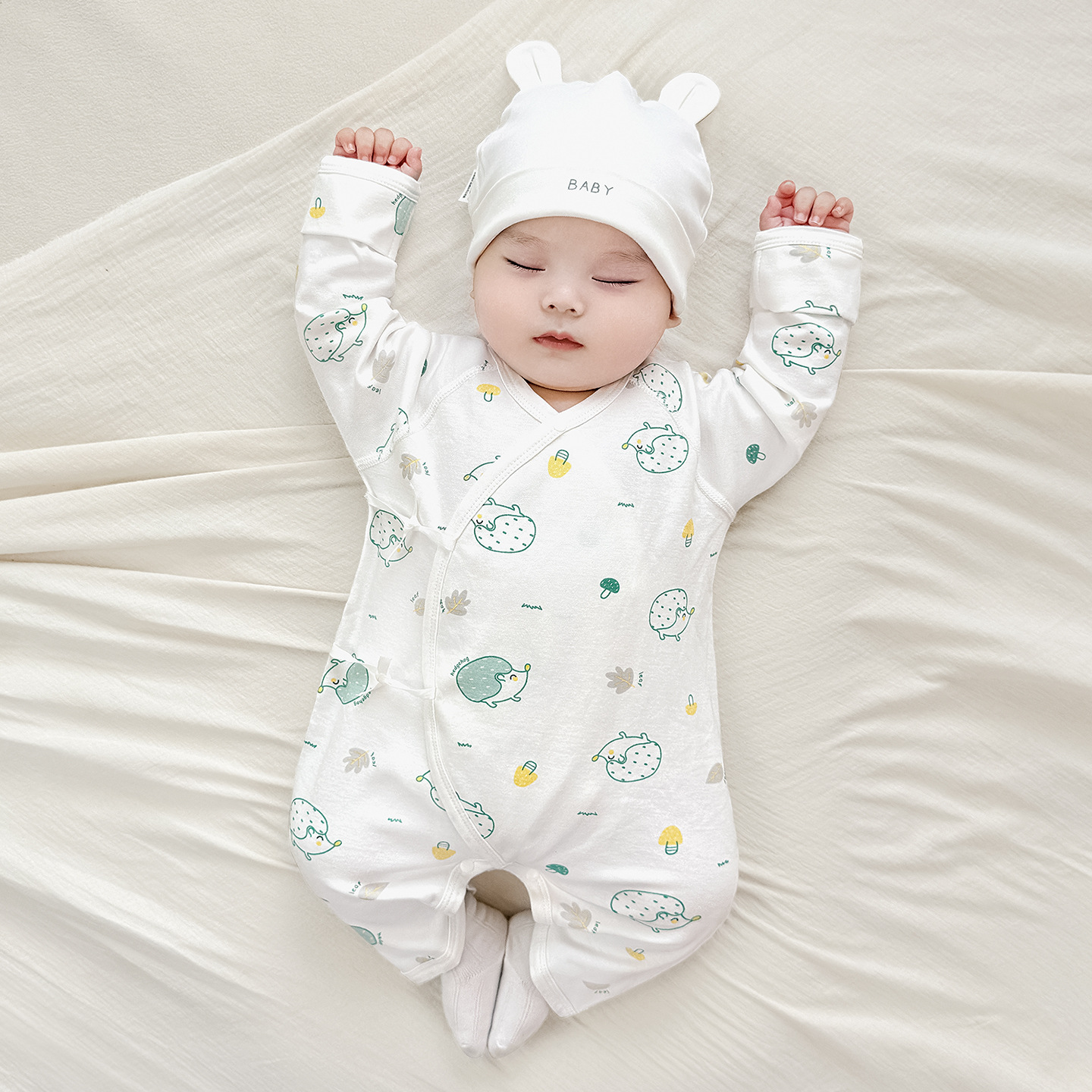 Ropa de bebés recién nacidos primavera y otoño algodón 0 delgado monje de marzo ropa de mariposa para niños pequeños camiseta de bebé