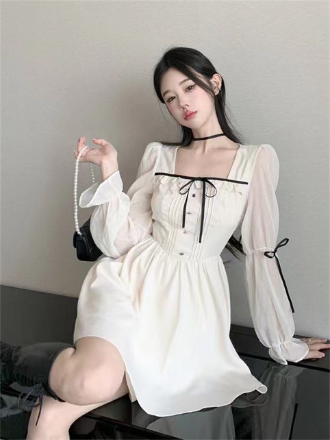 秋季设计感少女风长袖纯色连衣裙方领收腰显瘦小众初恋仙女a字裙|undefined