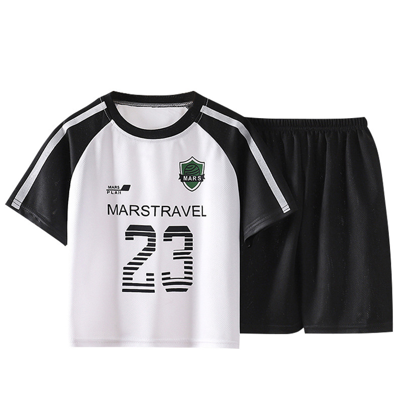 Traje deportivo para niños verano nuevo estilo uniforme de baloncesto para niños uniforme para niños pantalones cortos de manga corta ropa de secado rápido ropa para niños al por mayor
