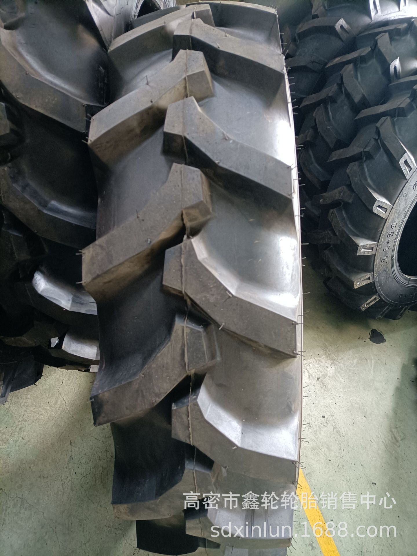 农用拖拉机600 650 750-16 8.3 9.5 11.2 12.4-20-24-28轮胎