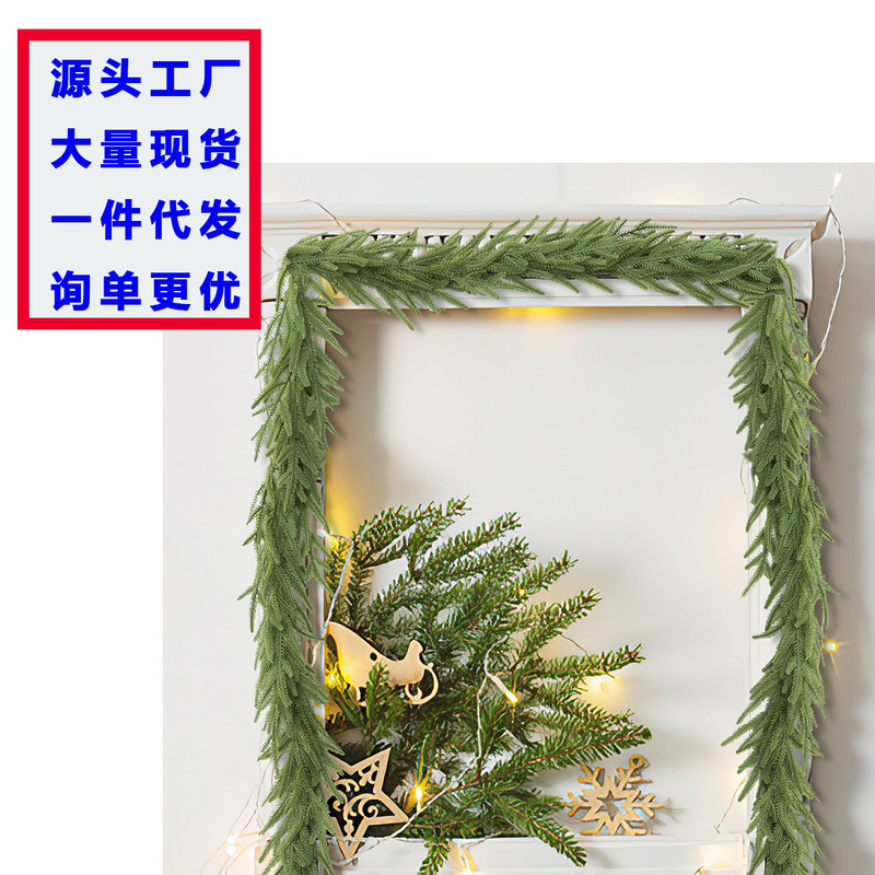 国境を越えた人気の180cmの柔らかいプラスチックの松葉クリスマス籐模擬緑の植物ノーフォーク松籐屋外クリスマス装飾|undefined