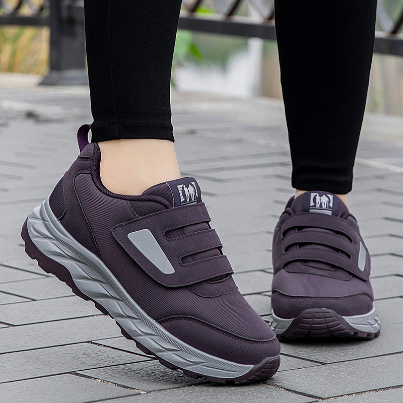 新款特宽健步鞋舒适老人鞋宽松防滑爸妈鞋36-45码