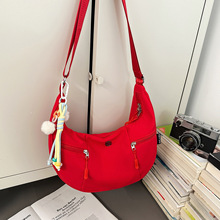 luluŮ�������Ůʿţ�ǰ�б������s�r��¶���¿���Ӱ��٤���e