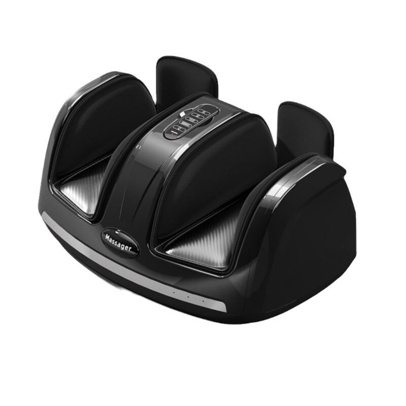 メーカー直売の新型足の裏を揉み、加熱する多機能マッサージ器の足の治療機のリモコンを叩いて操作します。|undefined