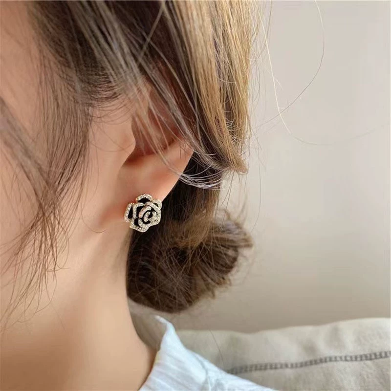 Изысканный чай с горным хризолитом (zircon), модные универсальные серьги, проба серебра 925, тренд сезона