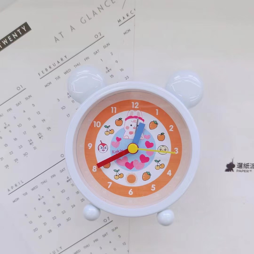 Reloj de alarma de dibujos animados directo de fábrica mesita de noche decoración reloj despertador para estudiantes y niños Reloj portátil al por mayor