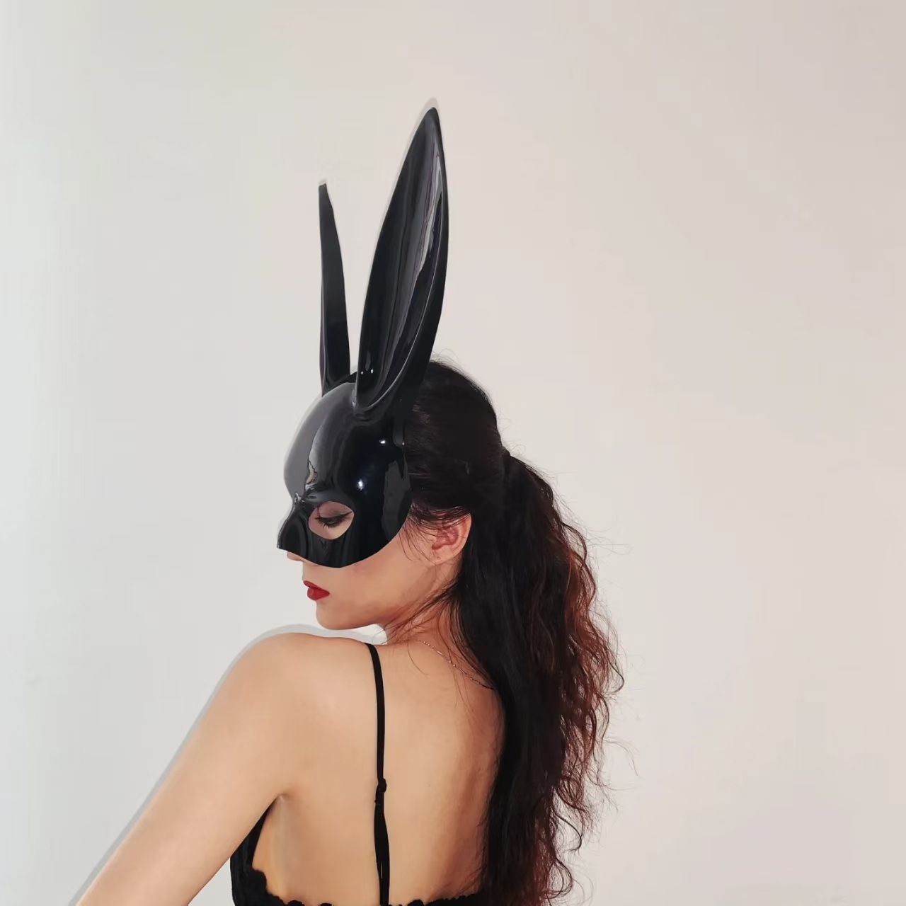 Halloween conejito negro máscara de PVC mitad cara máscara de amor adulto cosplay props