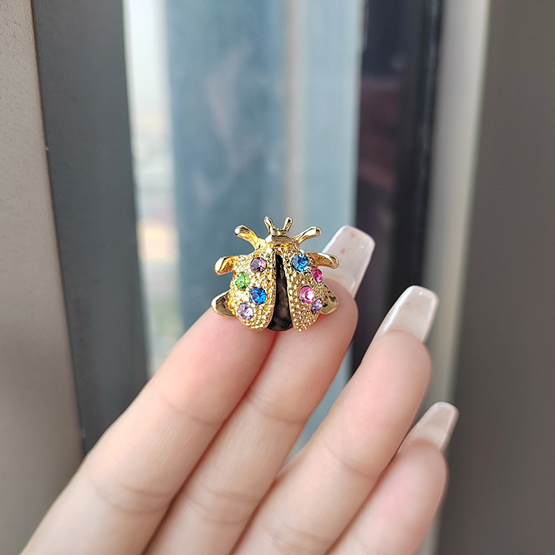 Fashion Personality Vintage Brooch Beetle Seven Stars Ladybug Colorful Corsage Clothing Accessories_voghion.com