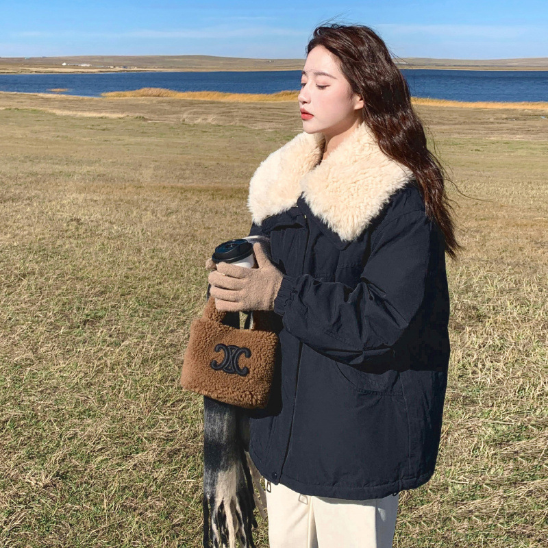 Real Shot of Navy Blue 90 White Duck down Jacket with Lamb Fur Collar, Women's Winter New Short Style for Petite Figures