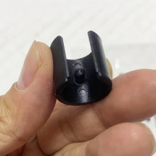 黑色16mm开口管夹脚垫 不锈钢管夹扣防滑垫 办公椅脚套防磨圆管套